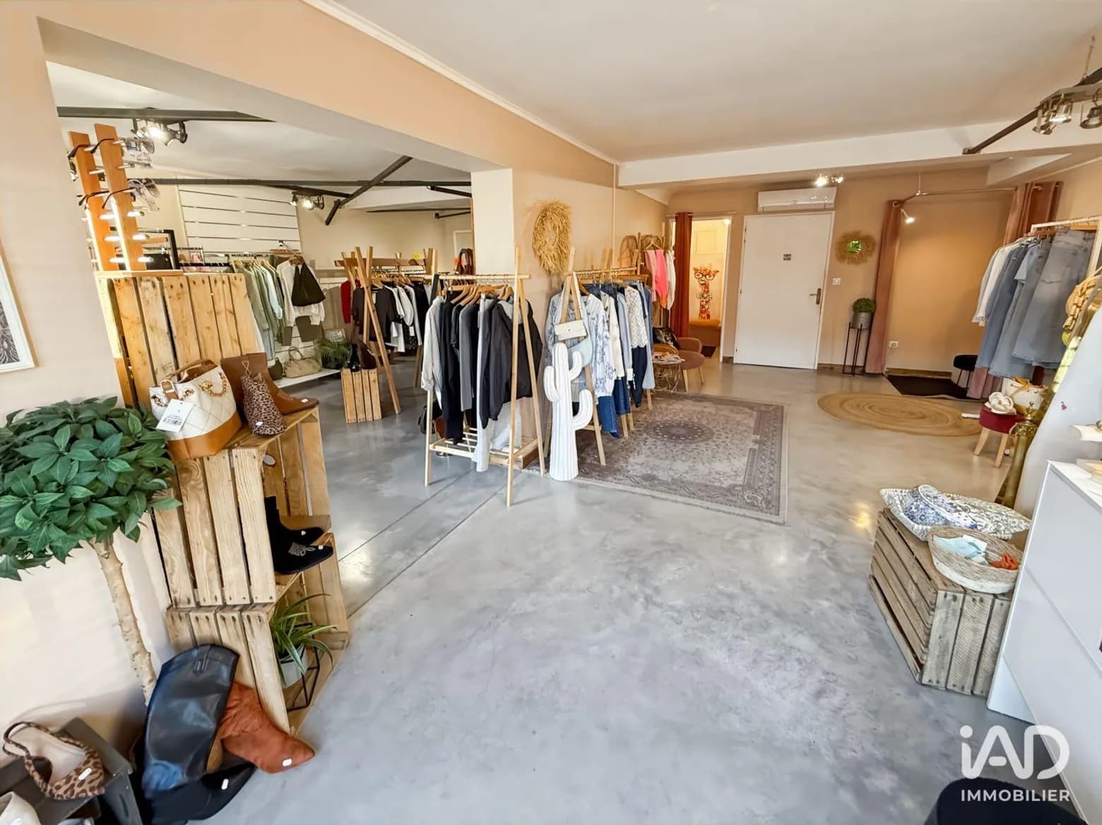 Boutique de vêtements à Saint-Maximin - Miniature 2